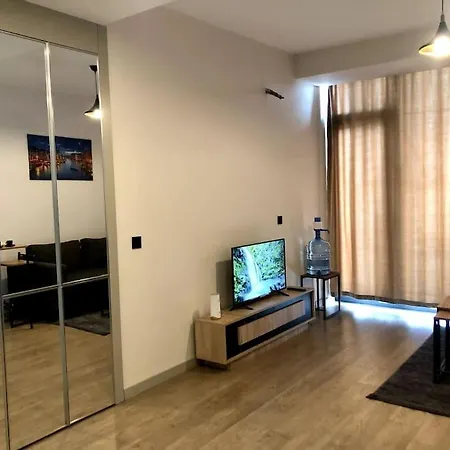 Appartement Secured Lux 2 + 1 - Gym, Sauna & Parking