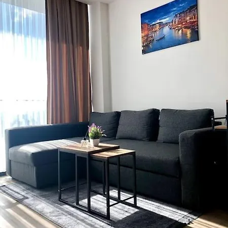 Appartement Secured Lux 2 + 1 - Gym, Sauna & Parking *
