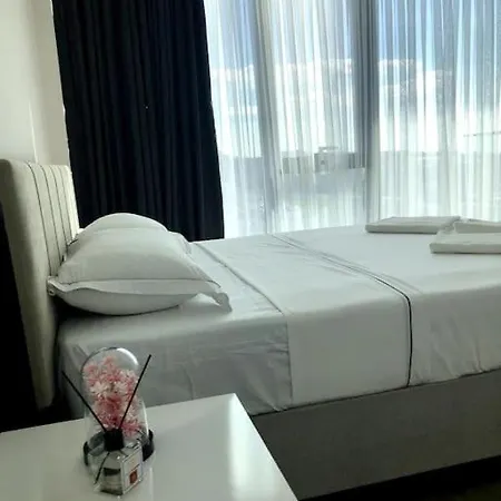 Appartement Secured Lux 2 + 1 - Gym, Sauna & Parking