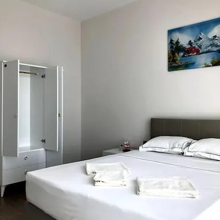 Secured Lux 2 + 1 - Gym, Sauna & Parking *