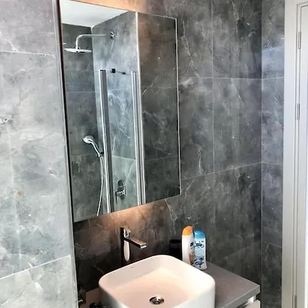 Appartement Secured Lux 2 + 1 - Gym, Sauna & Parking Istanboel