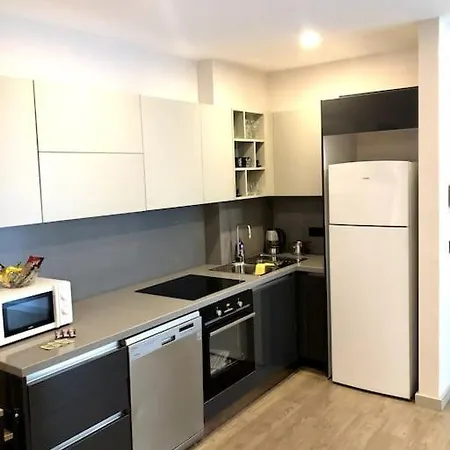 Secured Lux 2 + 1 - Gym, Sauna & Parking Appartement Istanboel